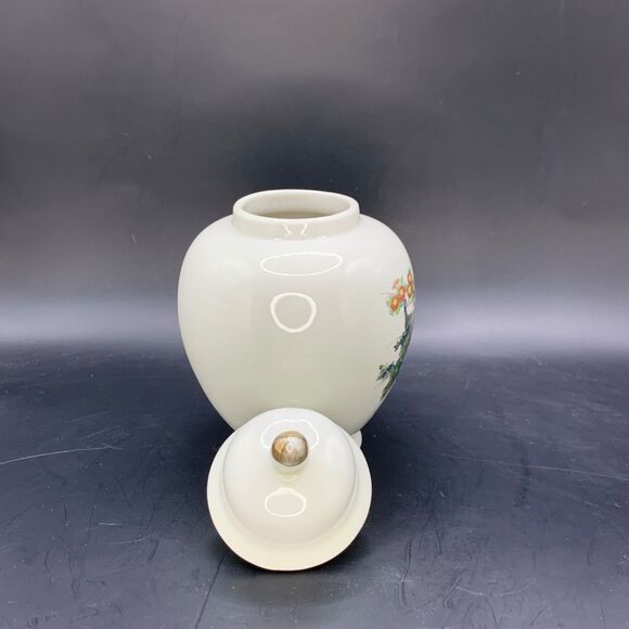 Vintage Japanese Ginger Jar with lid Gold trim Peacocks Flowers Berries Asian - Picture 6 of 10
